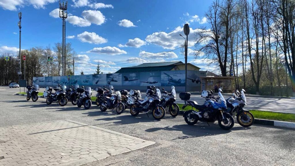 Райдеры на мотоциклах CFMOTO открыли мотосезон