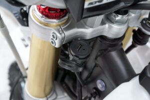 BSE Z3 21/18 Gold White