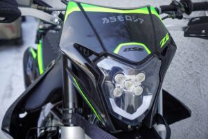 BSE Z6 Neon Track