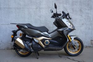 Motosuper Adviser 180 Light Grey + Gold Rims