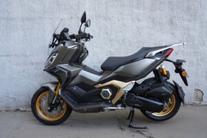 Motosuper Adviser 180 Light Grey + Gold Rims