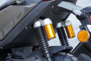Motosuper Adviser 180 Light Grey + Gold Rims