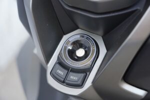 Motosuper Adviser 180 Light Grey + Gold Rims