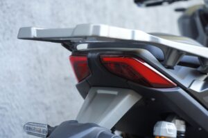 Motosuper Adviser 180 Light Grey + Gold Rims