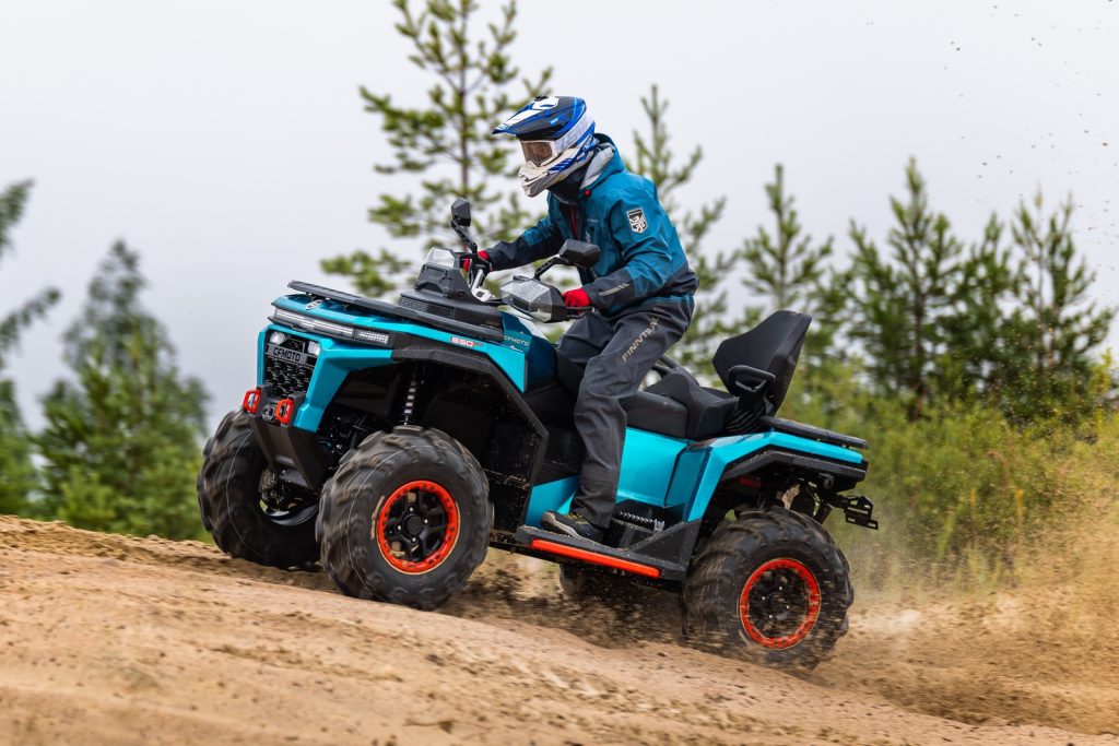 CFMOTO CFORCE 650 EPS