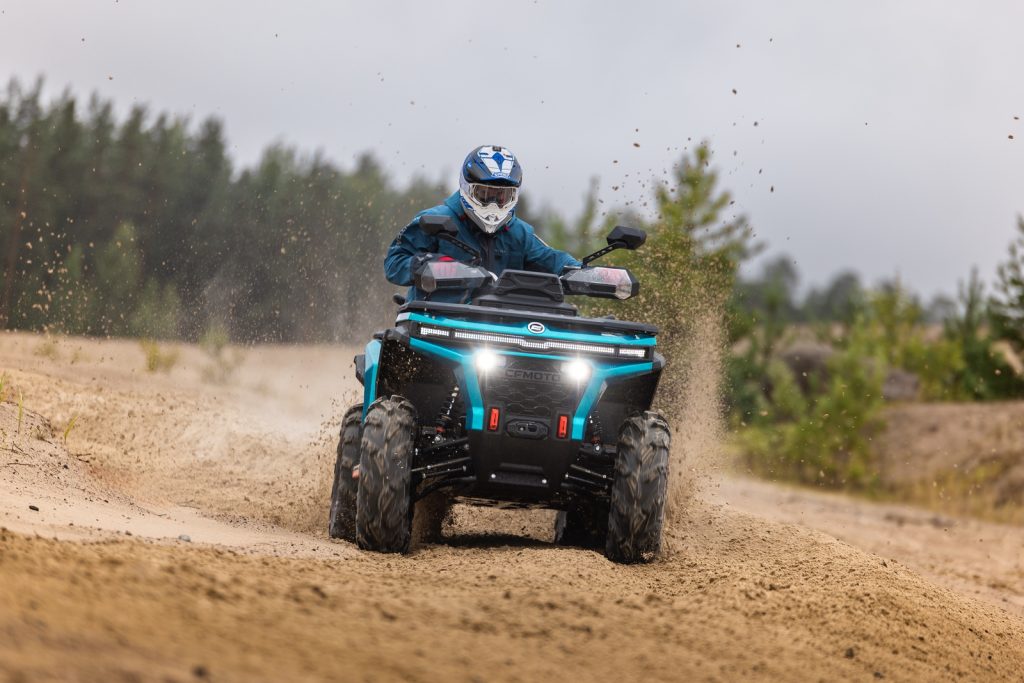 CFMOTO CFORCE 650 EPS